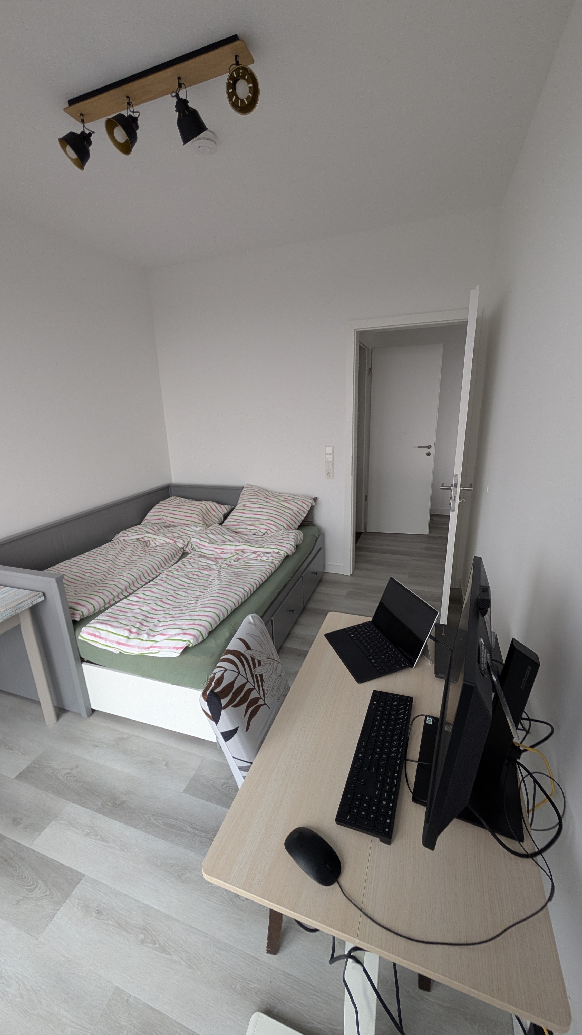 Gästezimmer 160cm Bett